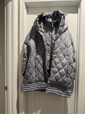 Jessica Simpson Light Gray Quilted long puffer coat size xl